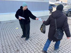 Раздача листовок Алабуги в Пермском крае