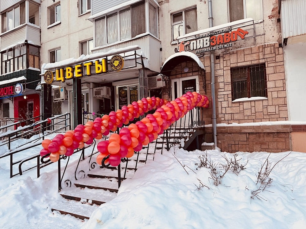 Гирлянды из воздушных шаров в Перми